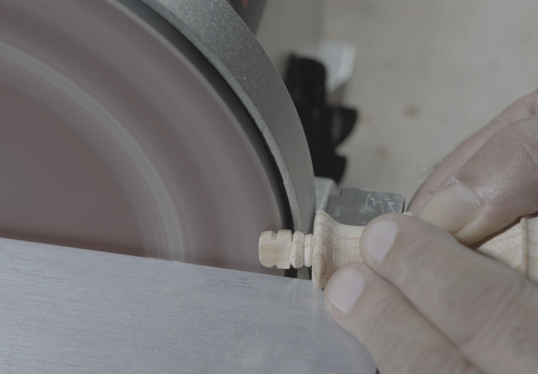 what does bench sander do?