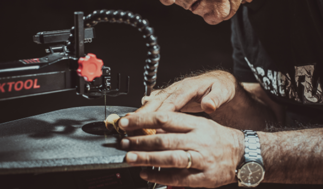 Are you interested to know how to use Scroll Saw?（10）